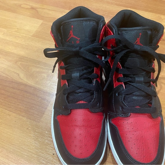 Shoes - Picture 3 of 5